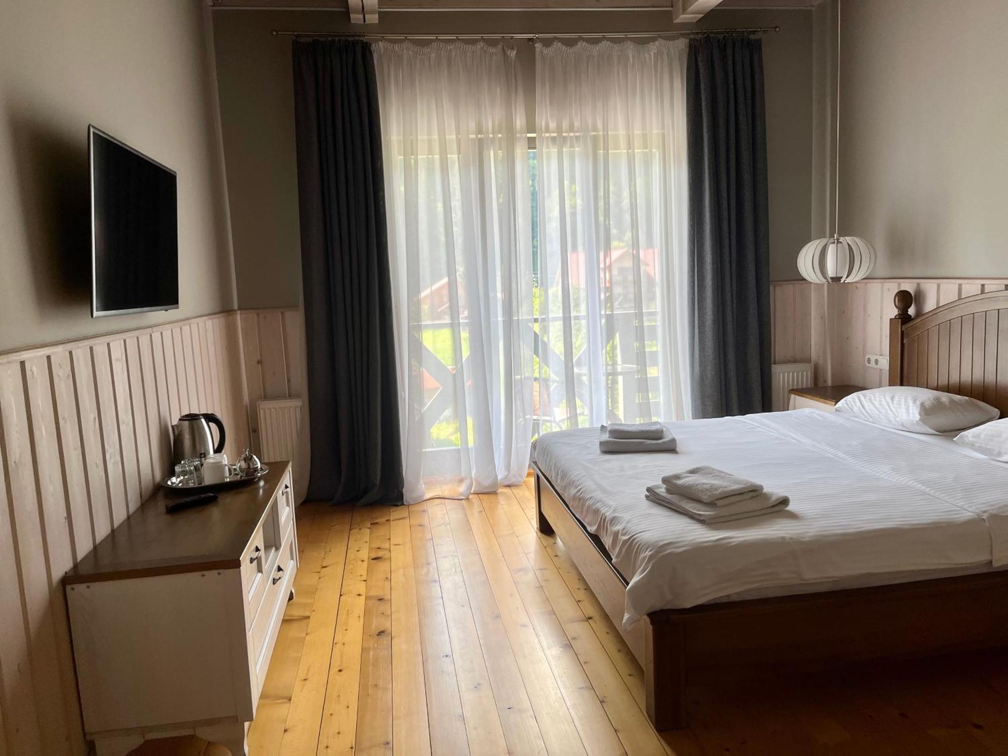 Hygge Hotel Татарив Екстериор снимка