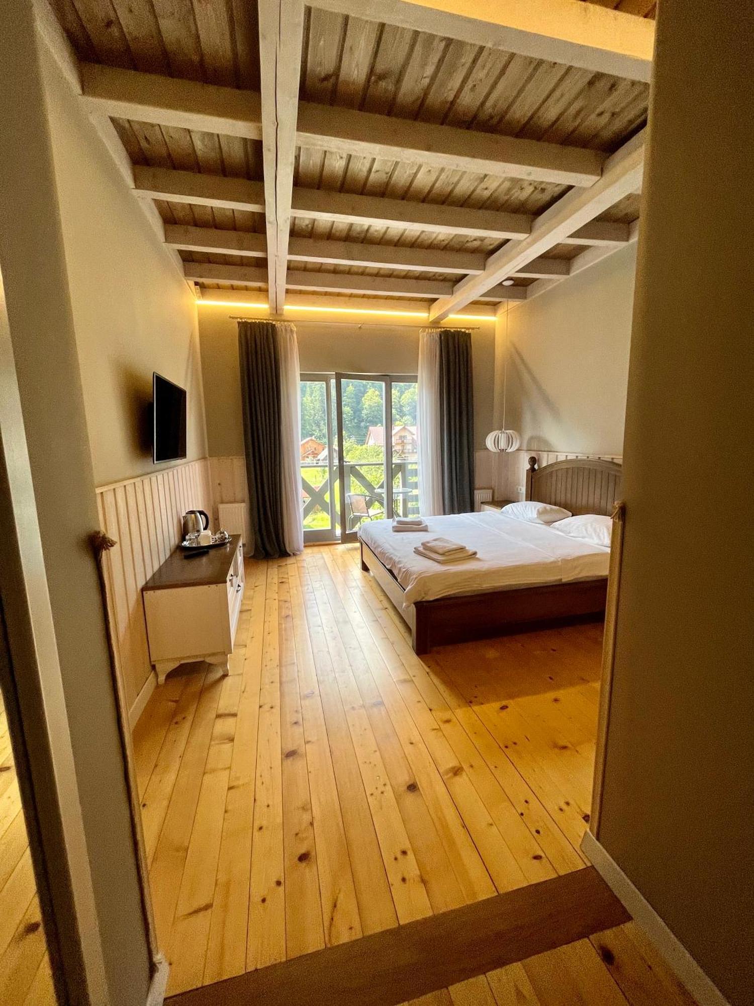 Hygge Hotel Татарив Екстериор снимка